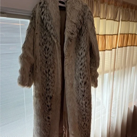 Monterey Fashions Vintage Faux Fur Long Coat 1X Made USA | Statement Winter Coat - Picture 6 of 10